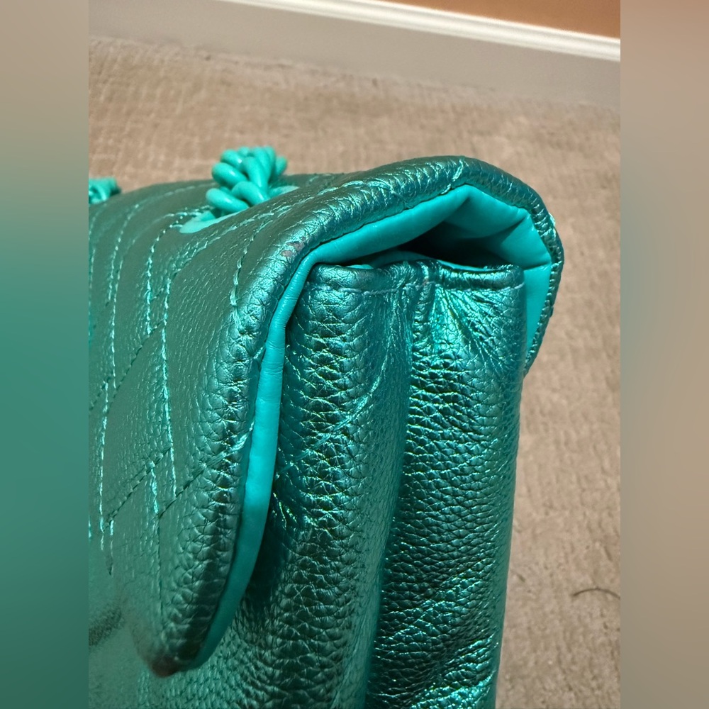 Kurt Geiger London Metallic Quilted Kensington Drench Purse - Picture 8 of 16
